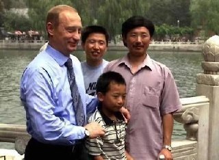 Путин встретился с китайским инженером, которого видел 25 лет назад