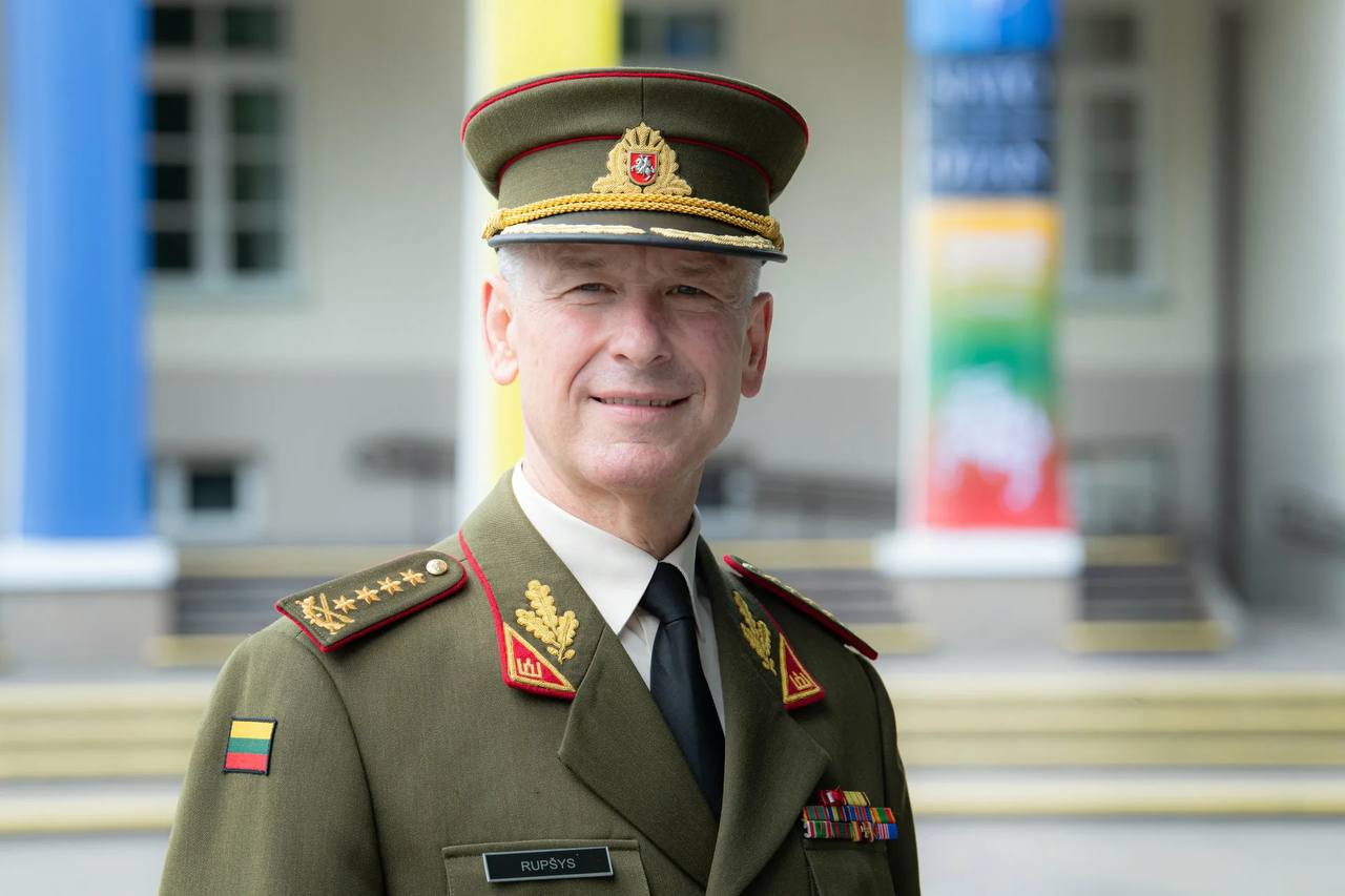 Бывший главком армии Литвы осужден за имплантаты за счет военного бюджета