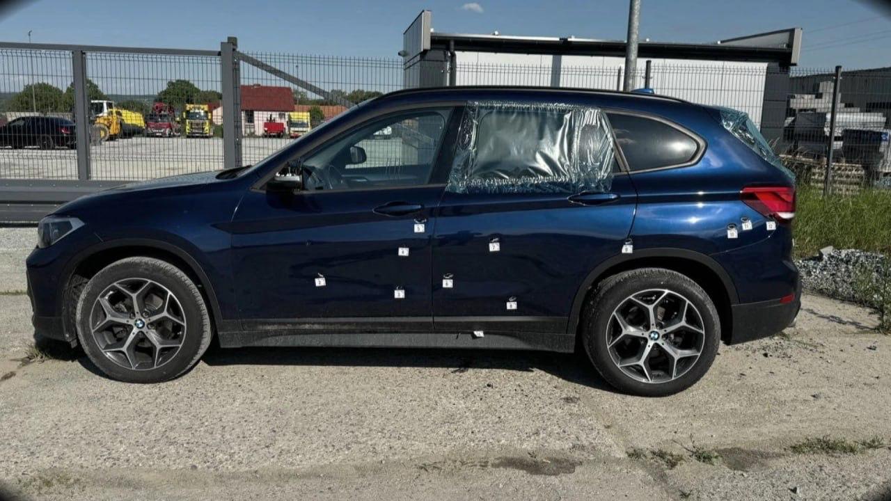 Польские силовики открыли огонь по автомобилю 60-летнего гражданина Беларуси. В машине обнаружено 29 пулевых отверстий.