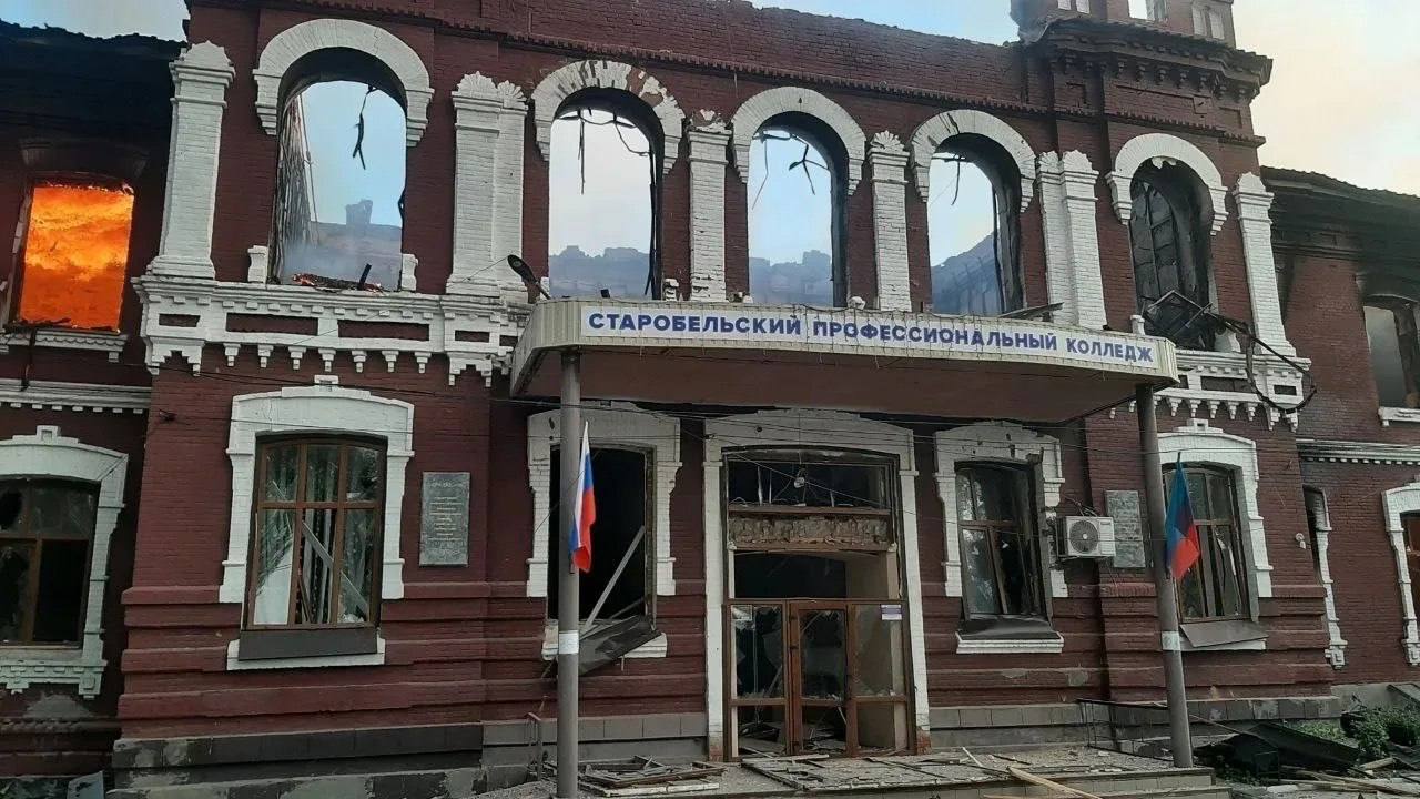 Удар беспилотника по колледжу в Старобельске: 35 раненых, под завалами могут быть люди
