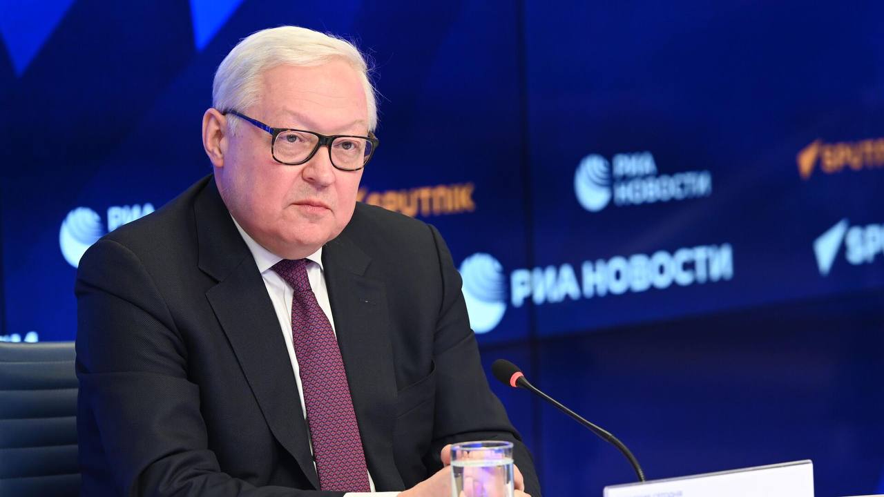 Россия уведомила США о необходимости эвакуации дипломатов из Киева