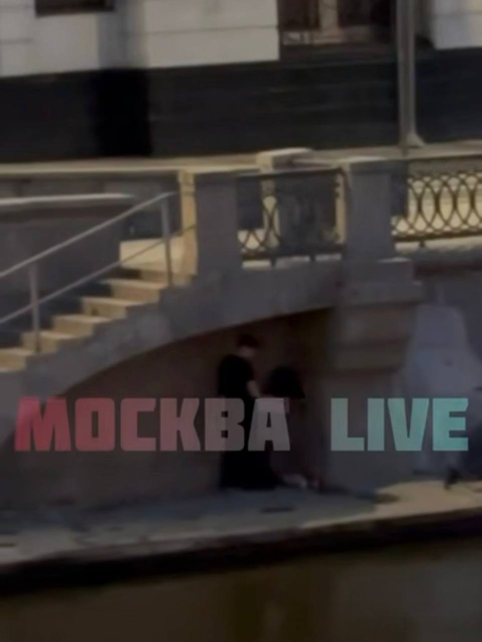 Секс в центре Москвы попал на видео