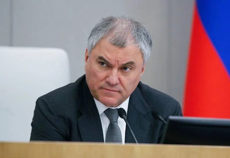 Володин предложил отправлять депутатов Госдумы на военные сборы вместо отпусков.
