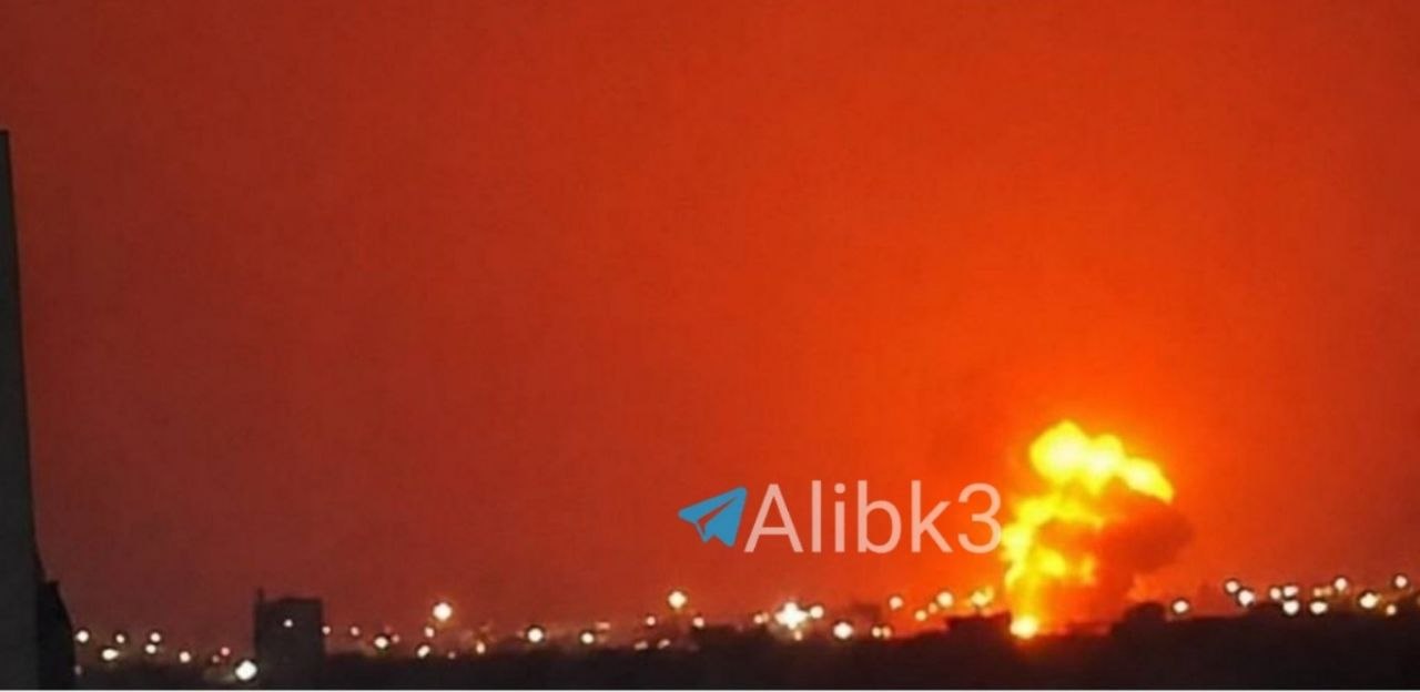 Масштабная атака беспилотников и ракет на объекты Saudi Aramco в Саудовской Аравии.