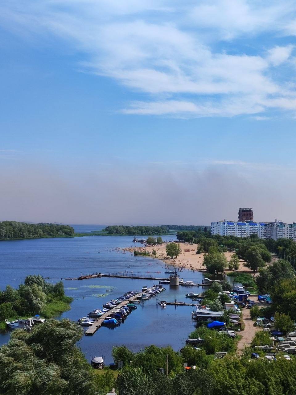 На Саратов и Энгельс надвигается мощная пылевая буря
