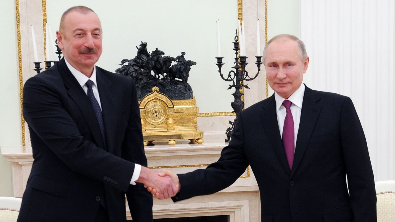 Путин и Алиев обсудили двусторонние отношения