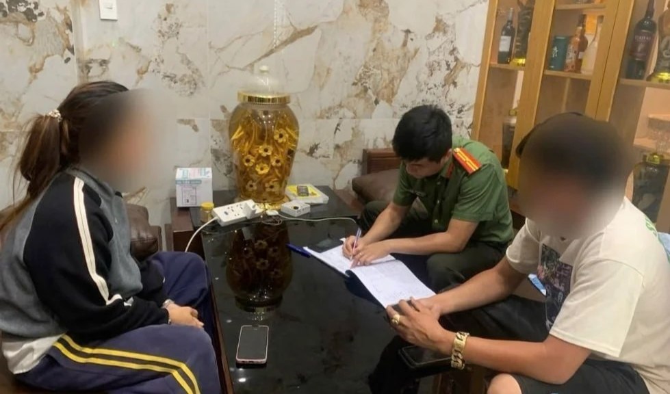 Вьетнамские полицейские начали массовые проверки туристов на наркотики