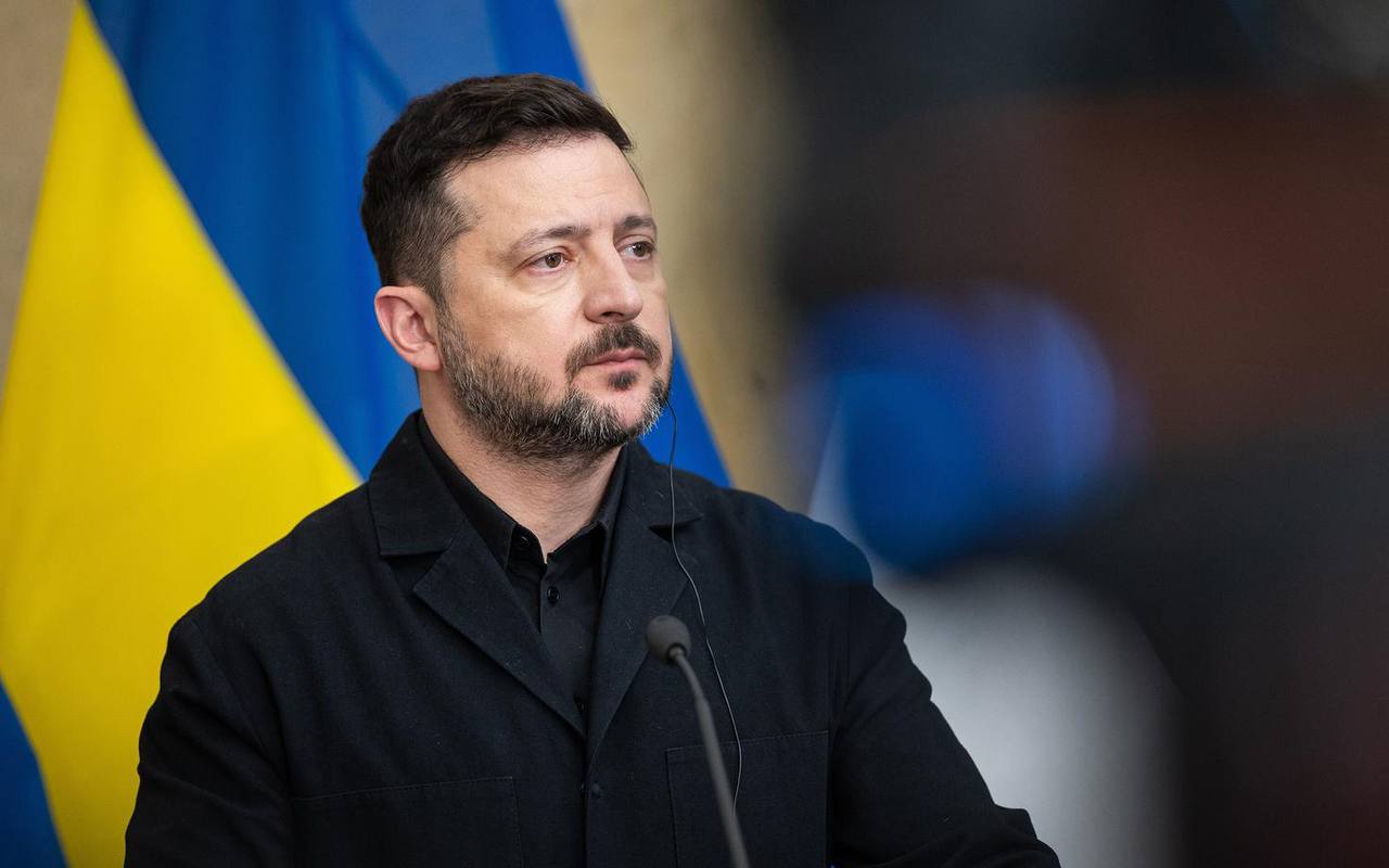 Зеленский: Украина не отдаст Донбасс и своих людей