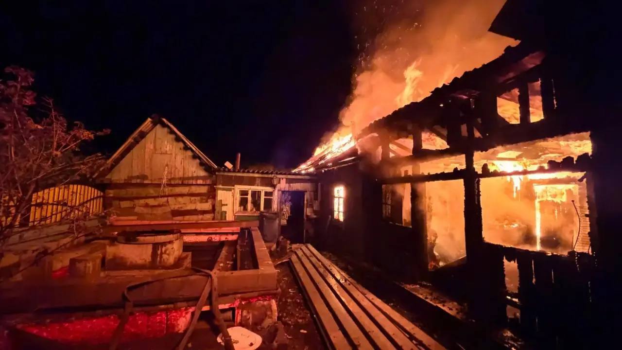 Братья погибли при пожаре в Белогорске: один вернулся за вещами