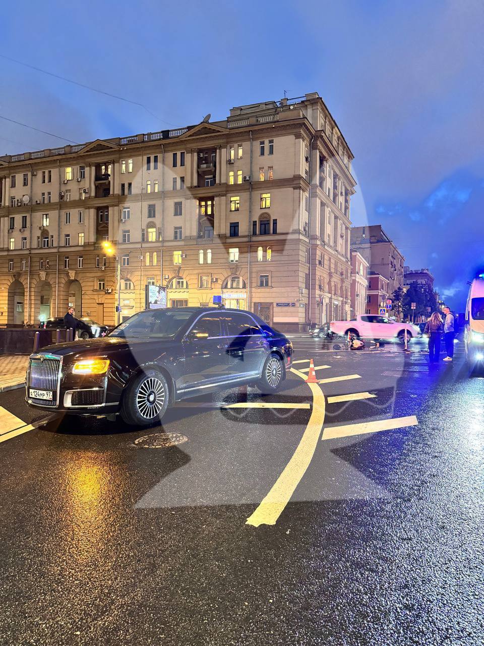 Автомобиль Слуцкого попал в ДТП с мотоциклом в Москве