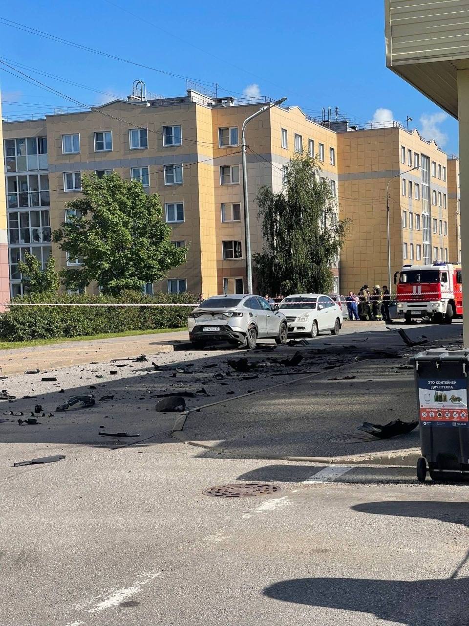 Взрыв автомобиля в Петербурге: водитель предположительно погиб