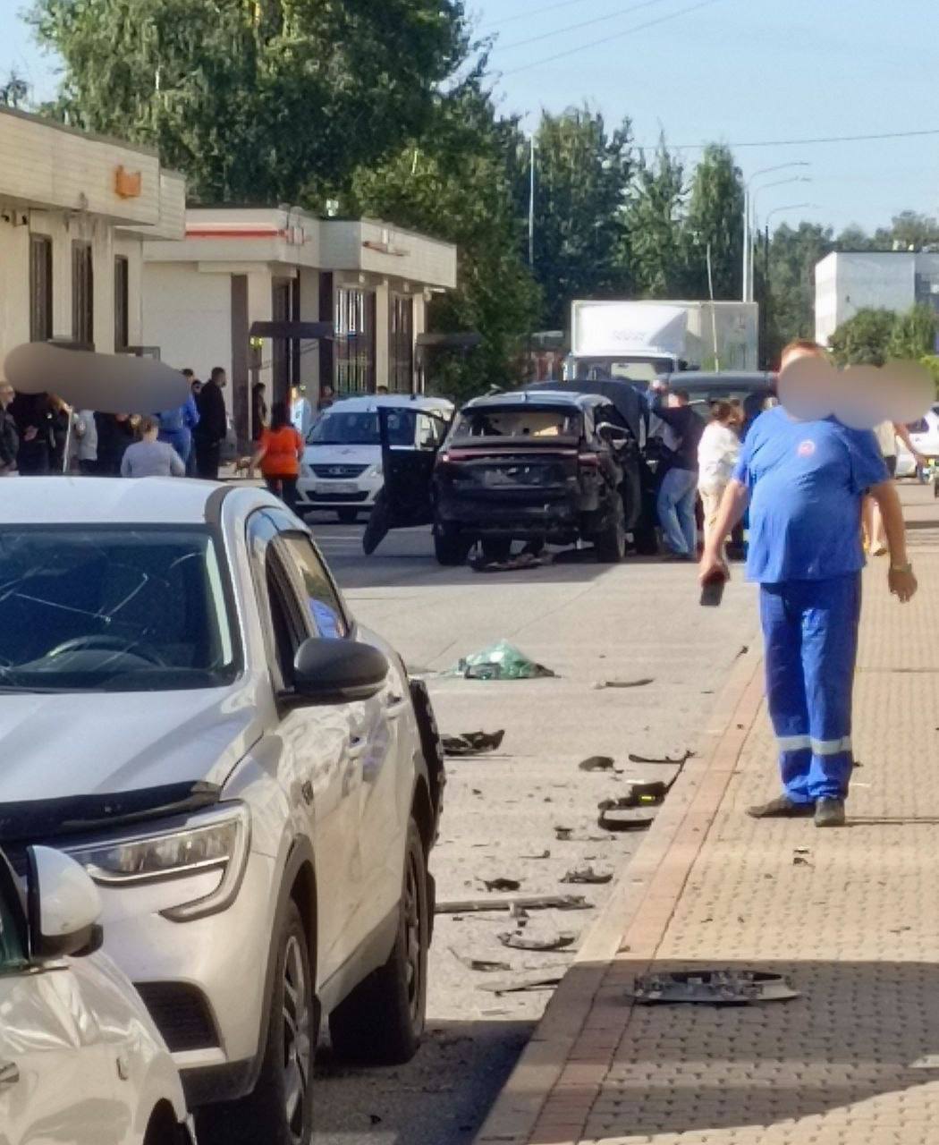 Взрыв автомобиля в Петербурге: водитель предположительно погиб