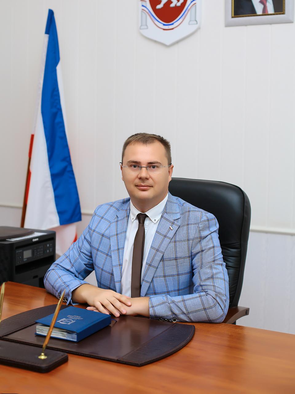 Главы Керчи, Нижнегорского района и и.о. мэра Ялты отправлены в отставку