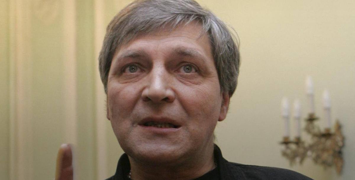 Суд в Петербурге заочно арестовал журналиста Невзорова