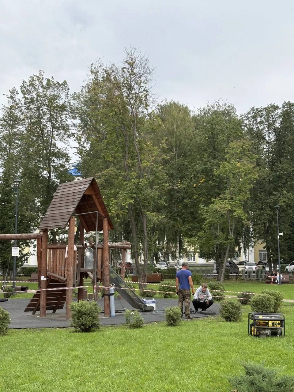 В Горно-Алтайске малышу оторвало палец на горке