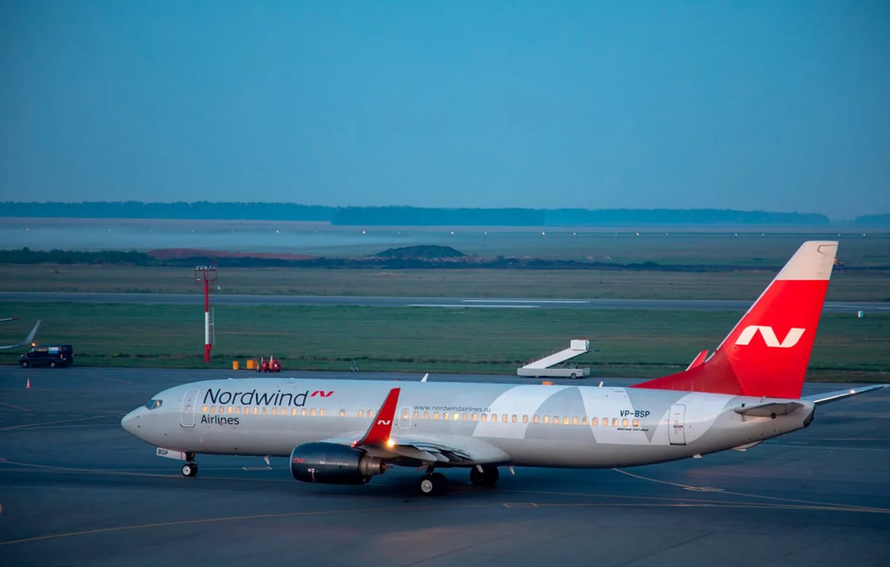 Экстренная посадка Boeing 737-800 в Минеральных водах из-за разгерметизации