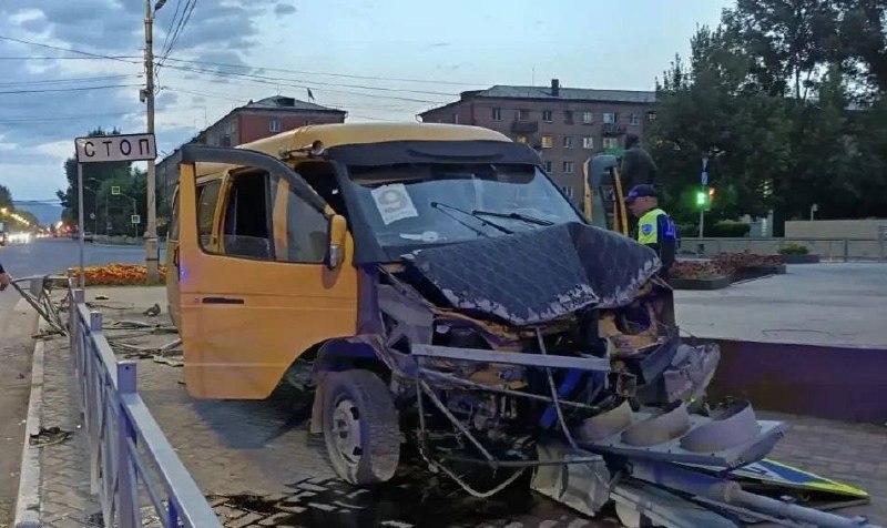 Маршрутка сбила пятерых пешеходов в Кызыле