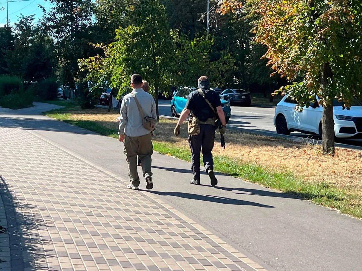 Перестрелка в Киеве: ранены сотрудники ГУР