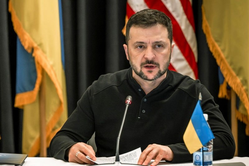 Зеленский требует от силовиков раскрыть детали стрельбы в Киеве