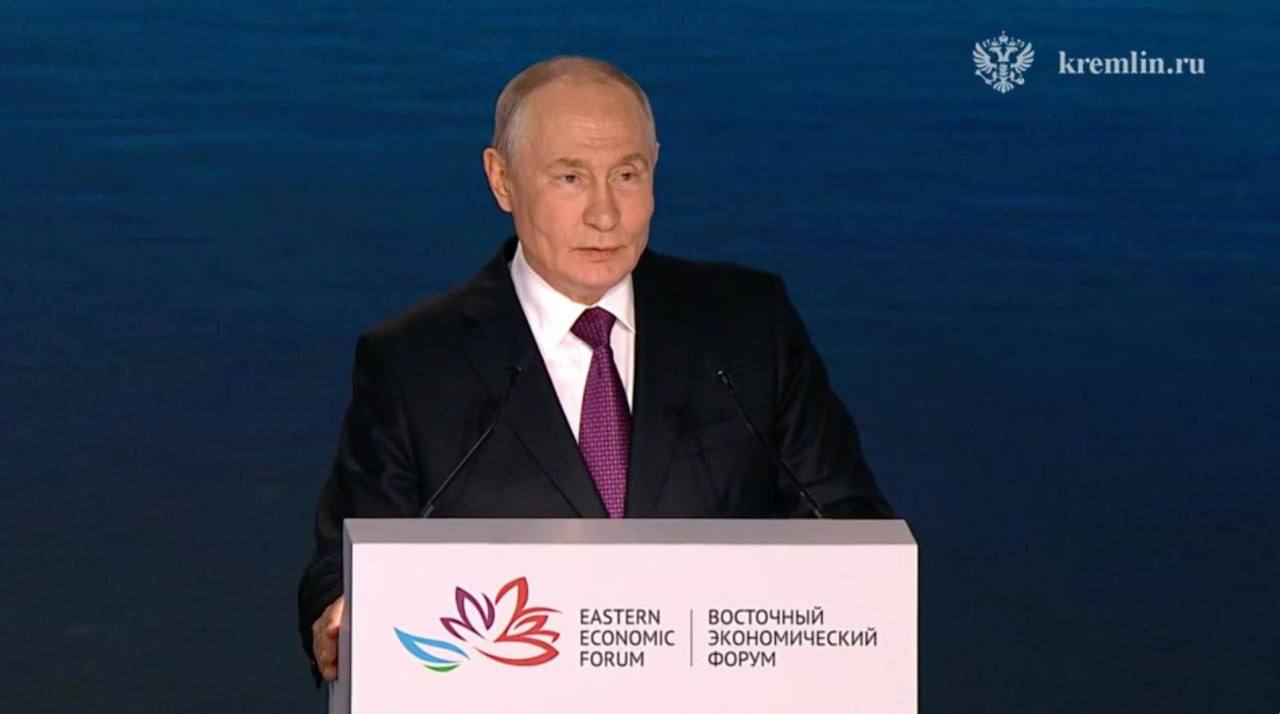 Путин опроверг слухи о заморозке сбережений россиян