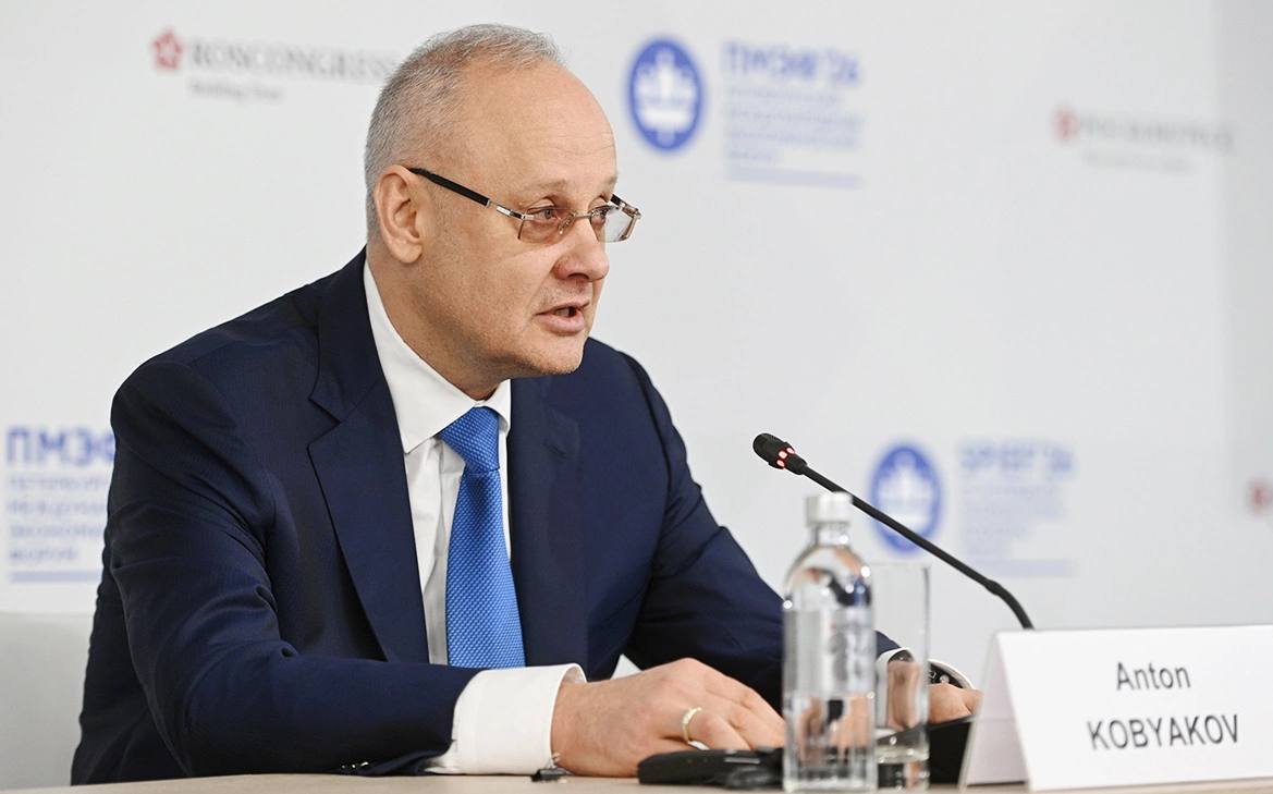 Кобяков: Россия сталкивается с оттоком капитала из-за санкций