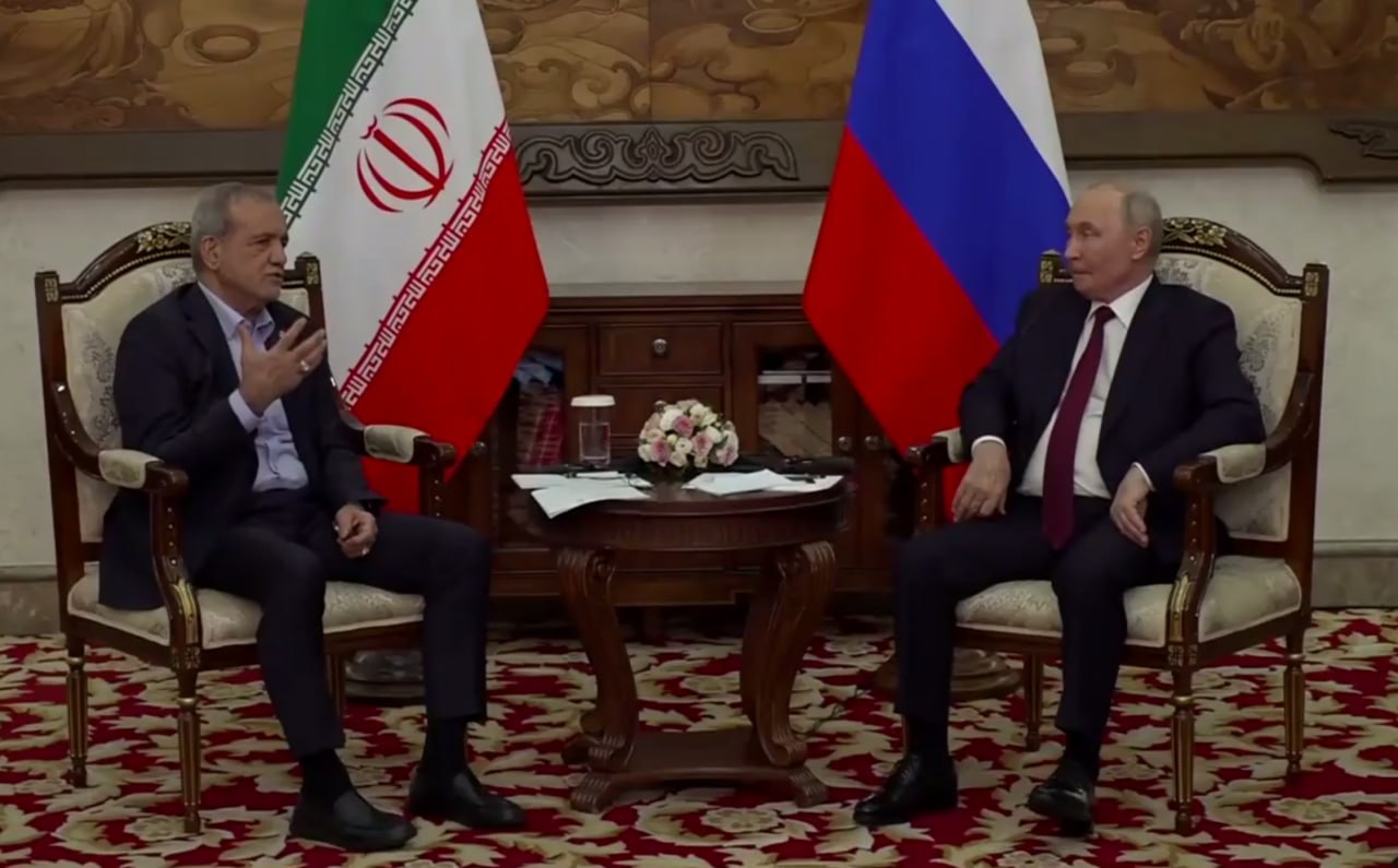Путин встретился с президентом Ирана Пезешкианом