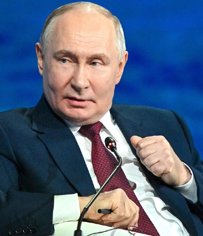 Путин поздравил россиян с Днем языков народов РФ