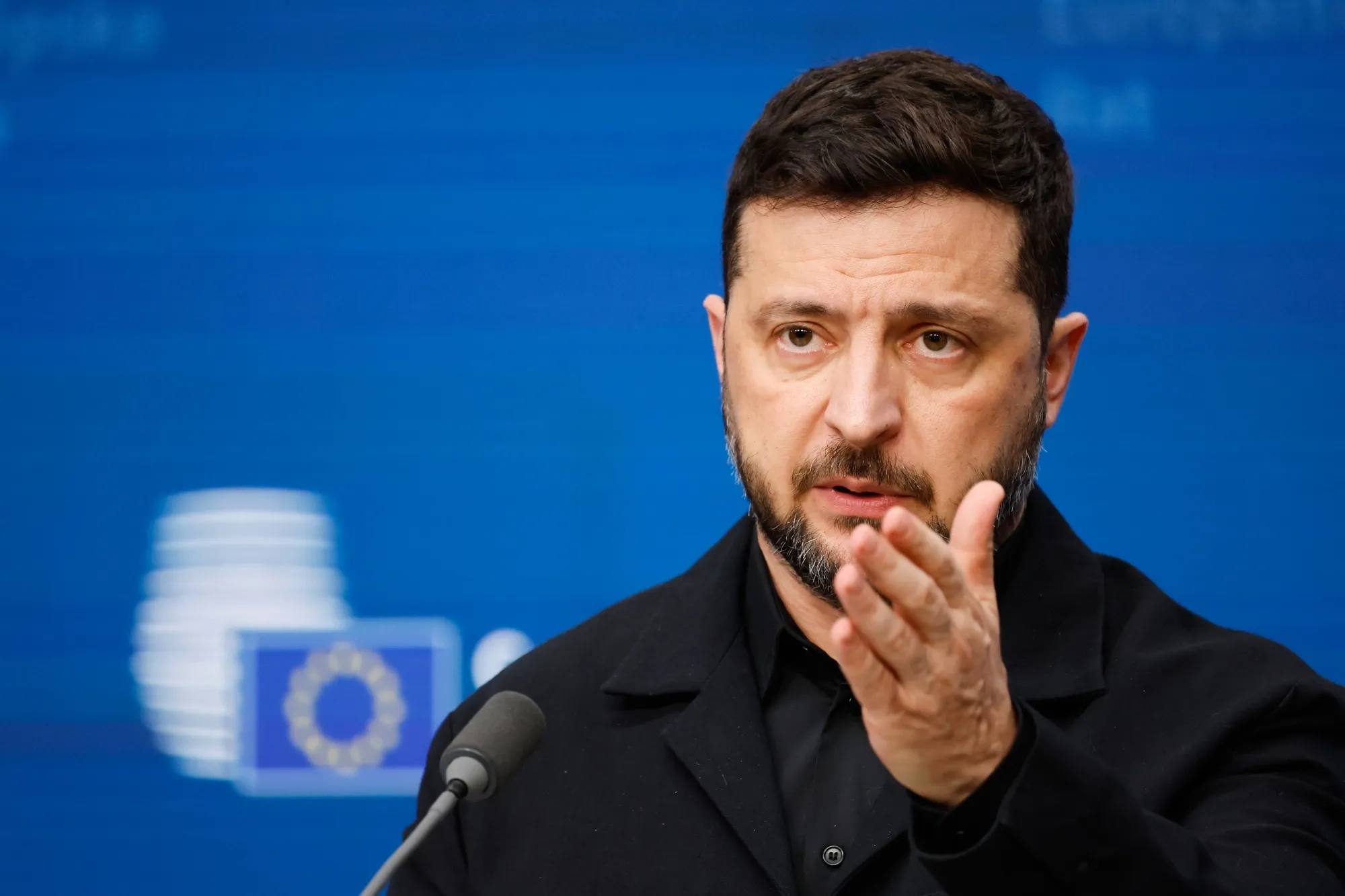 Зеленский пригрозил ответом на возможные удары по энергетике зимой
