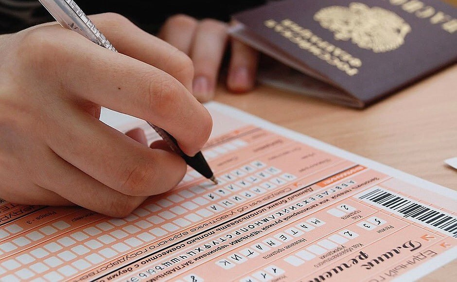 Экс-министр образования предложил усложнить ЕГЭ из-за высоких результатов