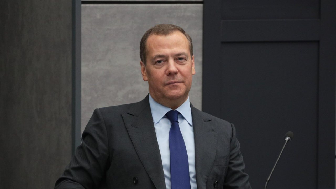 Медведев: «Единая Россия» будет реализовывать курс Путина