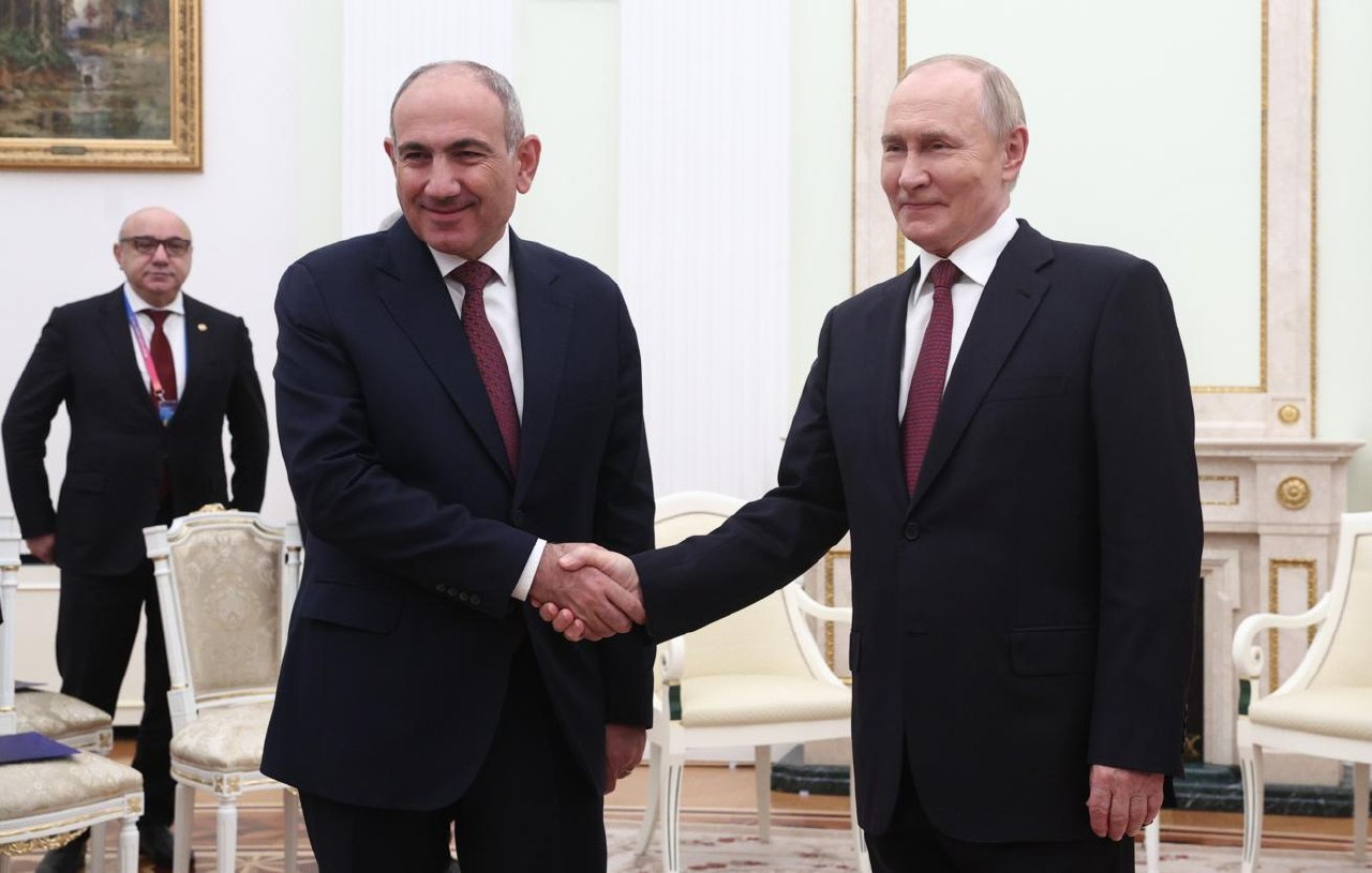 Путин поздравил Пашиняна с Днём независимости Армении