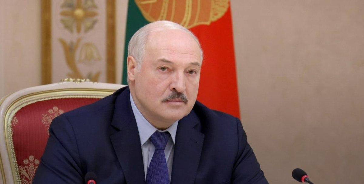 Лукашенко помиловал 15 осужденных, включая 13 экстремистов