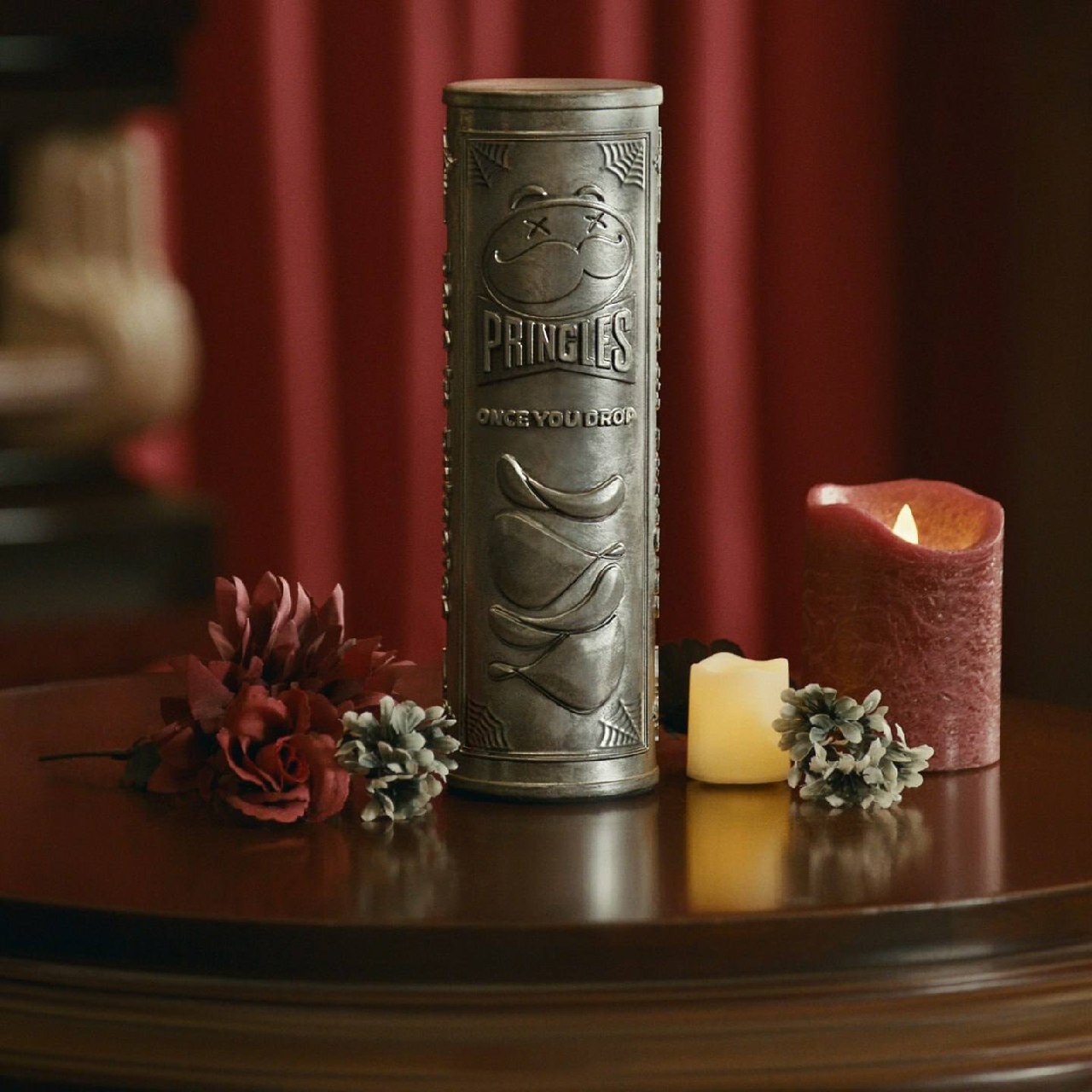 Pringles разыгрывает урну для праха в виде банки чипсов