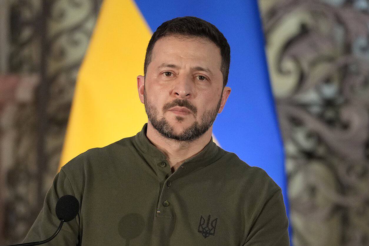 Зеленский: США пока не прекратили обмен разведданными с Украиной