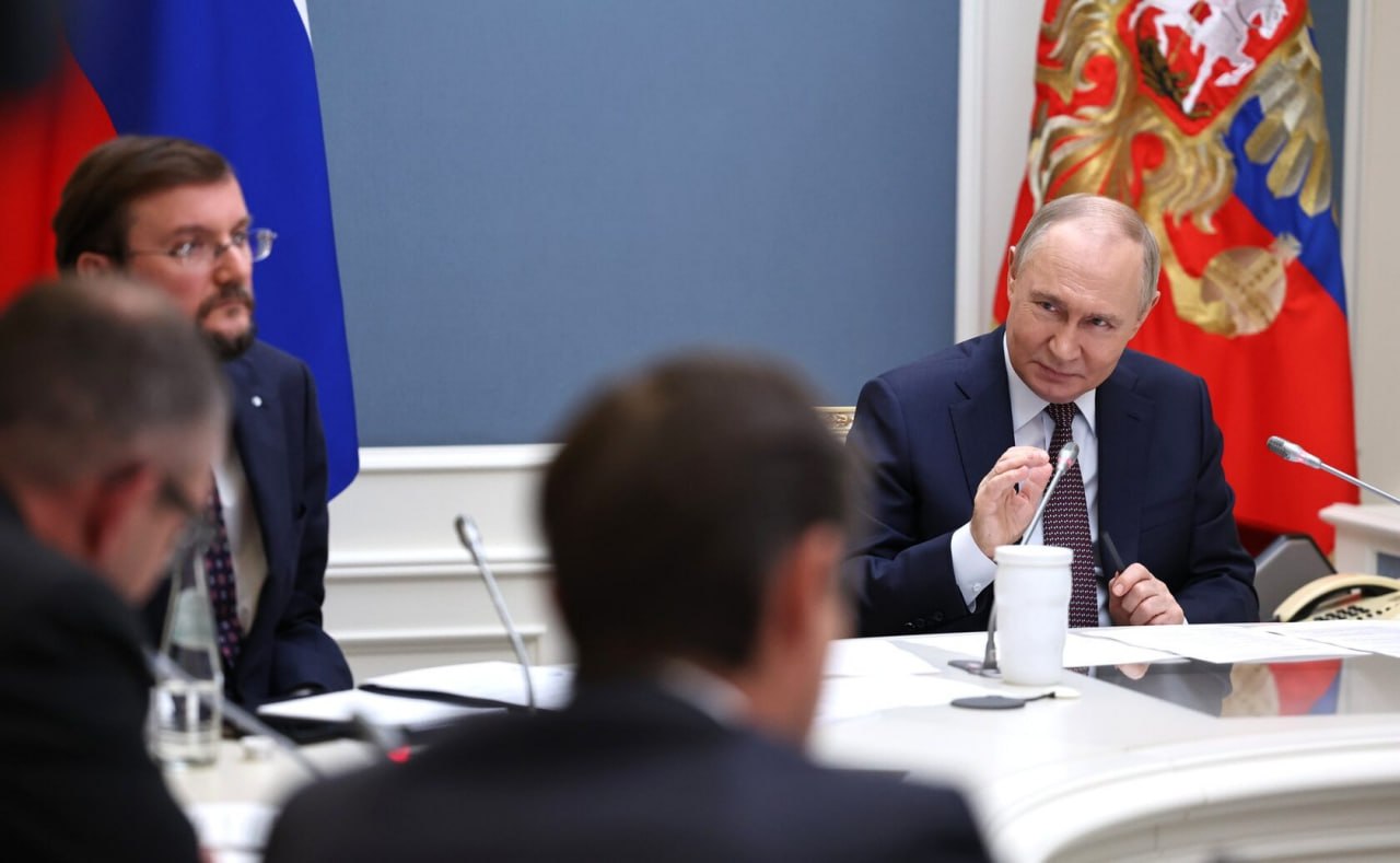 Путин выступил на пленарном заседании форума «Деловой России»