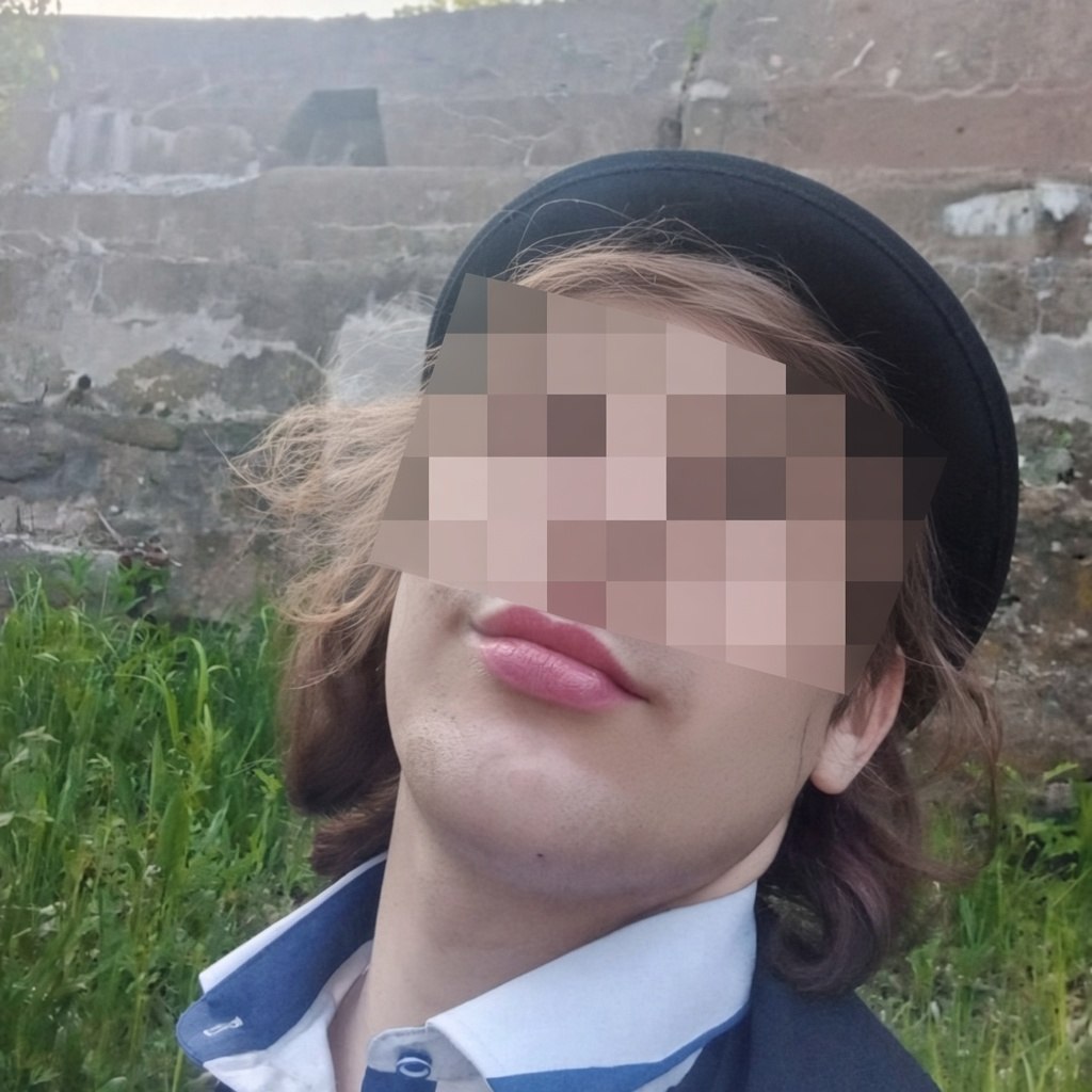 Во Владивостоке задержали учителя географии за домогательства к школьницам