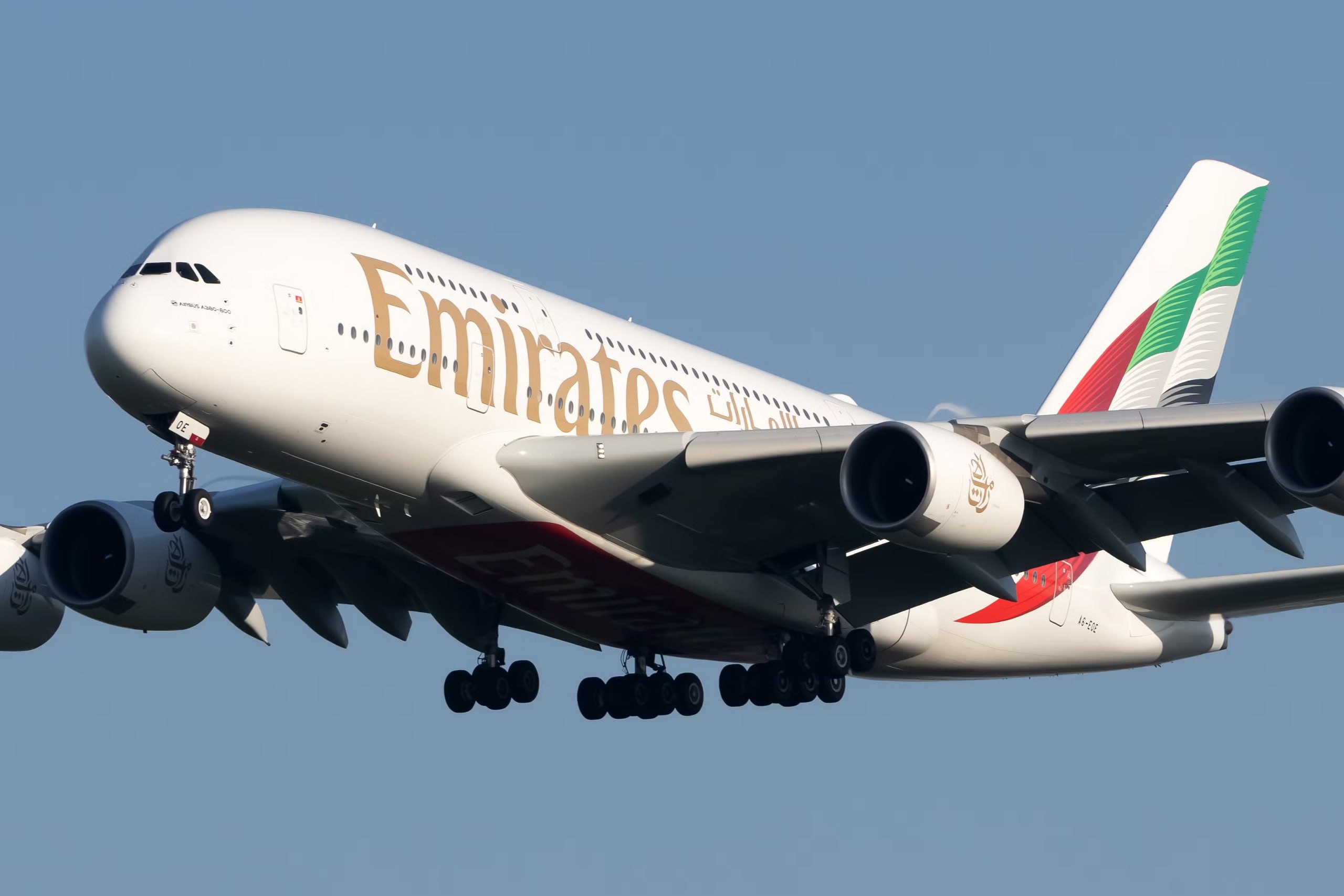 Airbus A380 не может сесть в Москве из-за закрытия аэропортов