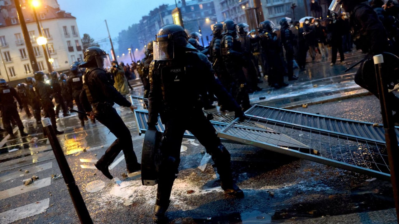В Париже закроют 40 станций метро из-за протестов